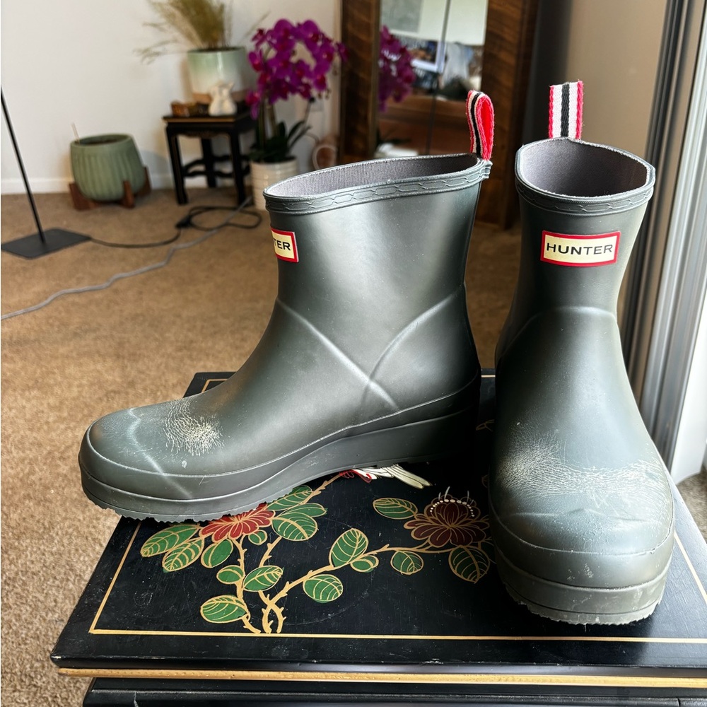 Hunter short olive rain boots size 9
